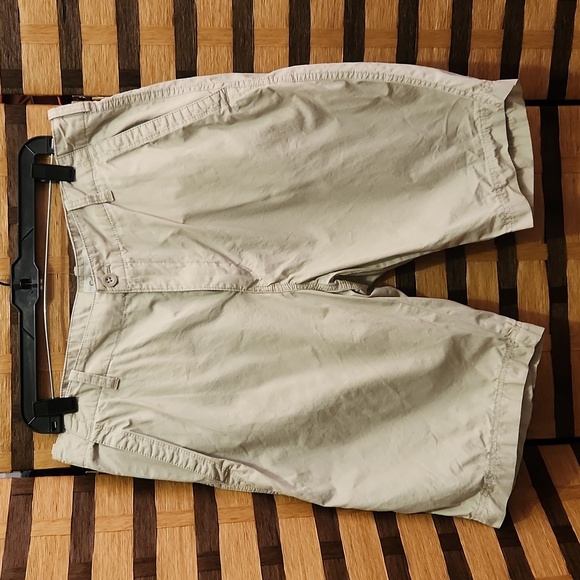 Calvin Klein tan shorts - Picture 1 of 7